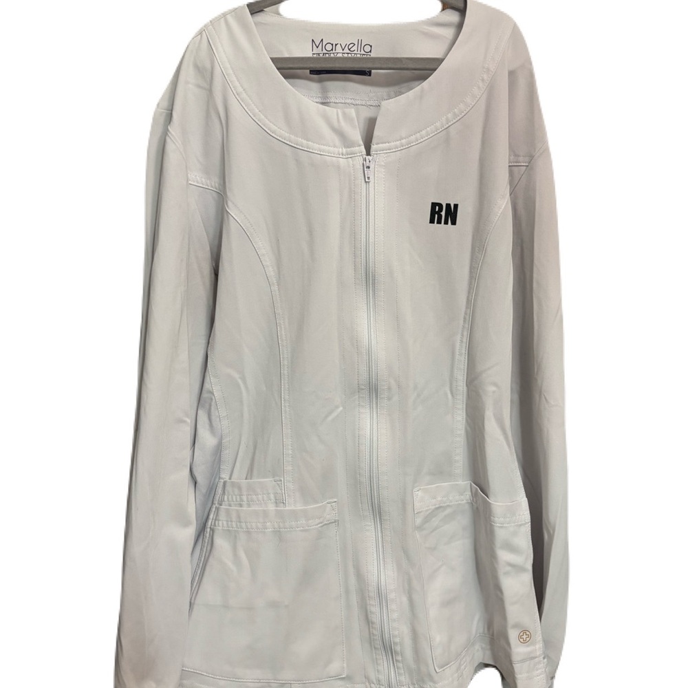 Women’s RN White Scrub Jacket